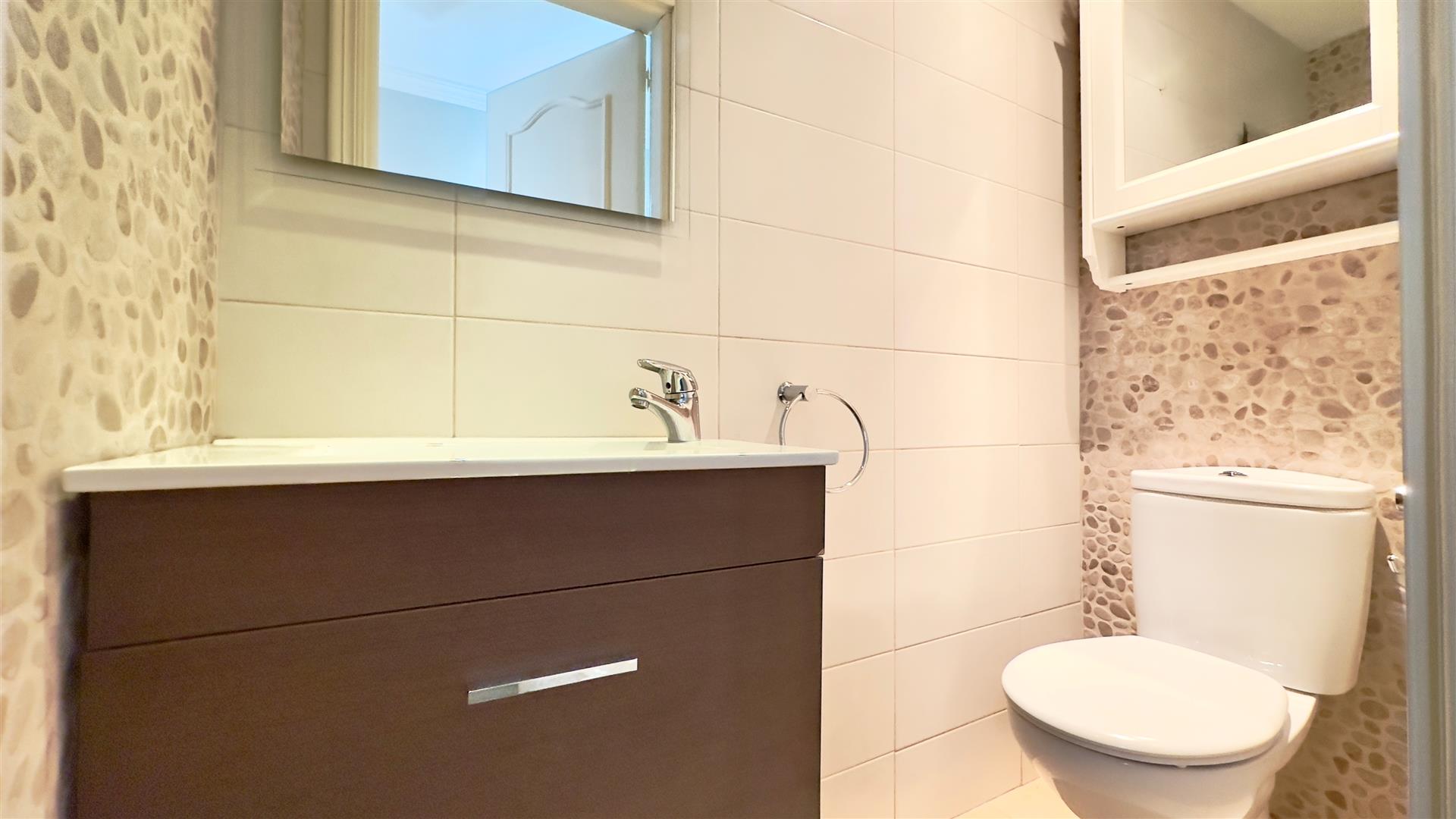 Image of Apartment - 2 Bedrooms - 2 Bathrooms for Sale in Portland House-Gibraltar, Image 14